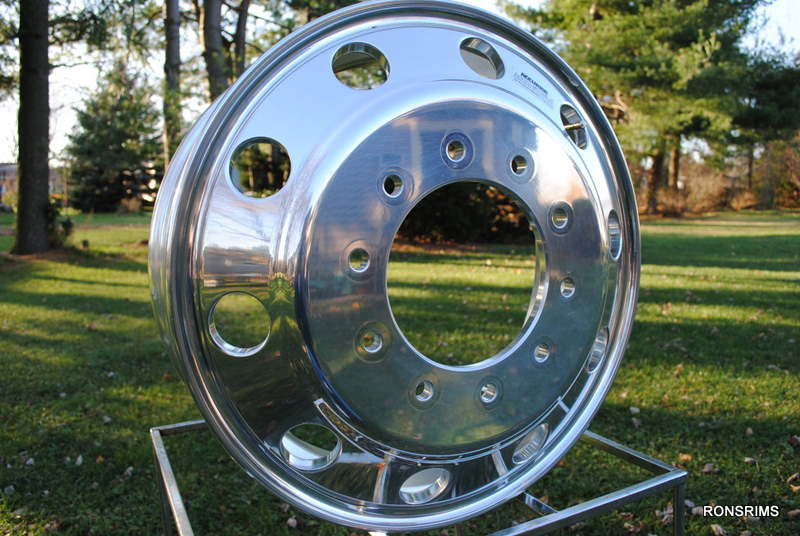 19.5x7.5 ACCURIDE Medium Duty Hub Pilot Polished Truck Wheel - Front 10 on 285.75mm - rons-rims-inc